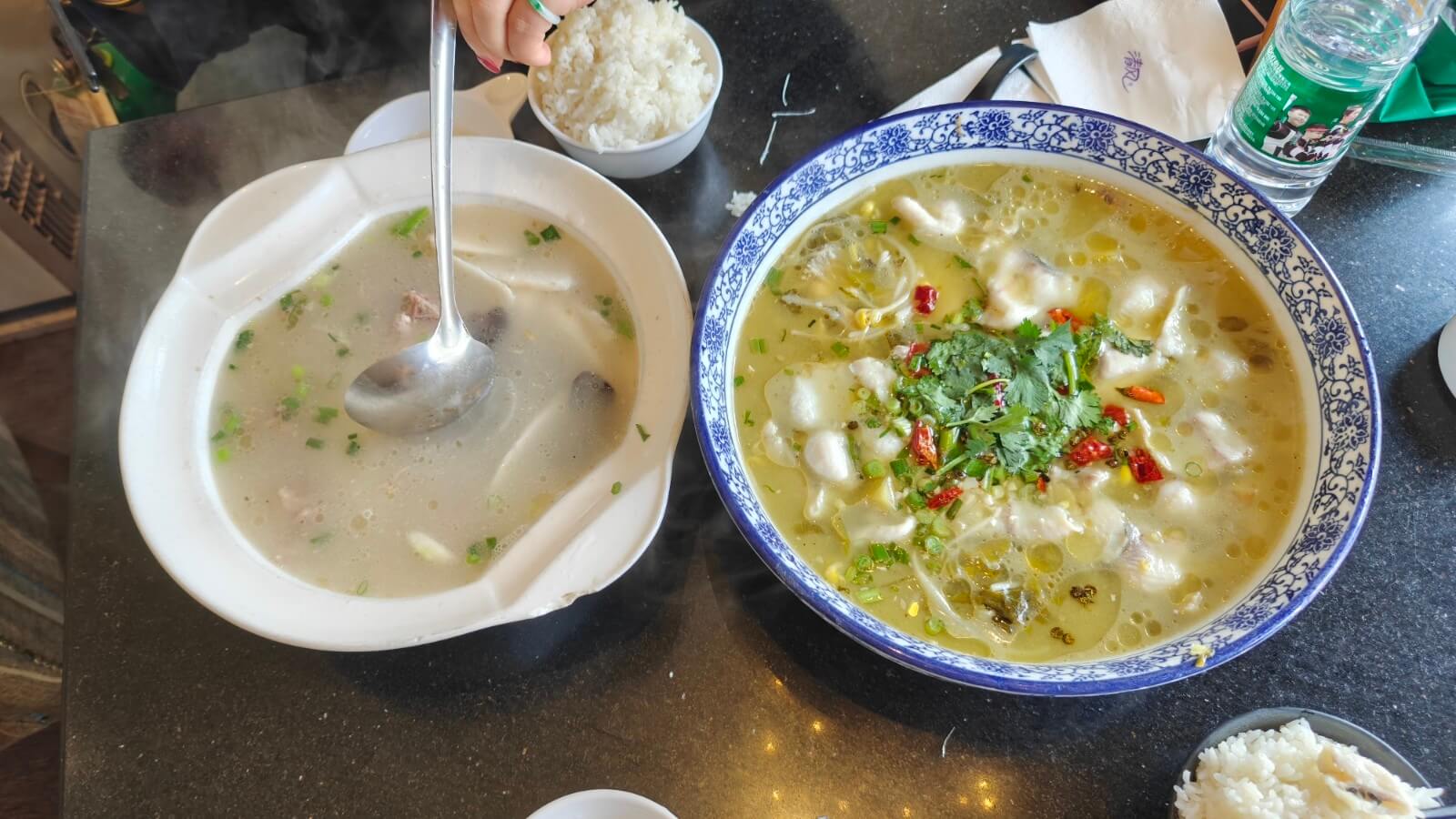 排骨汤和酸菜鱼