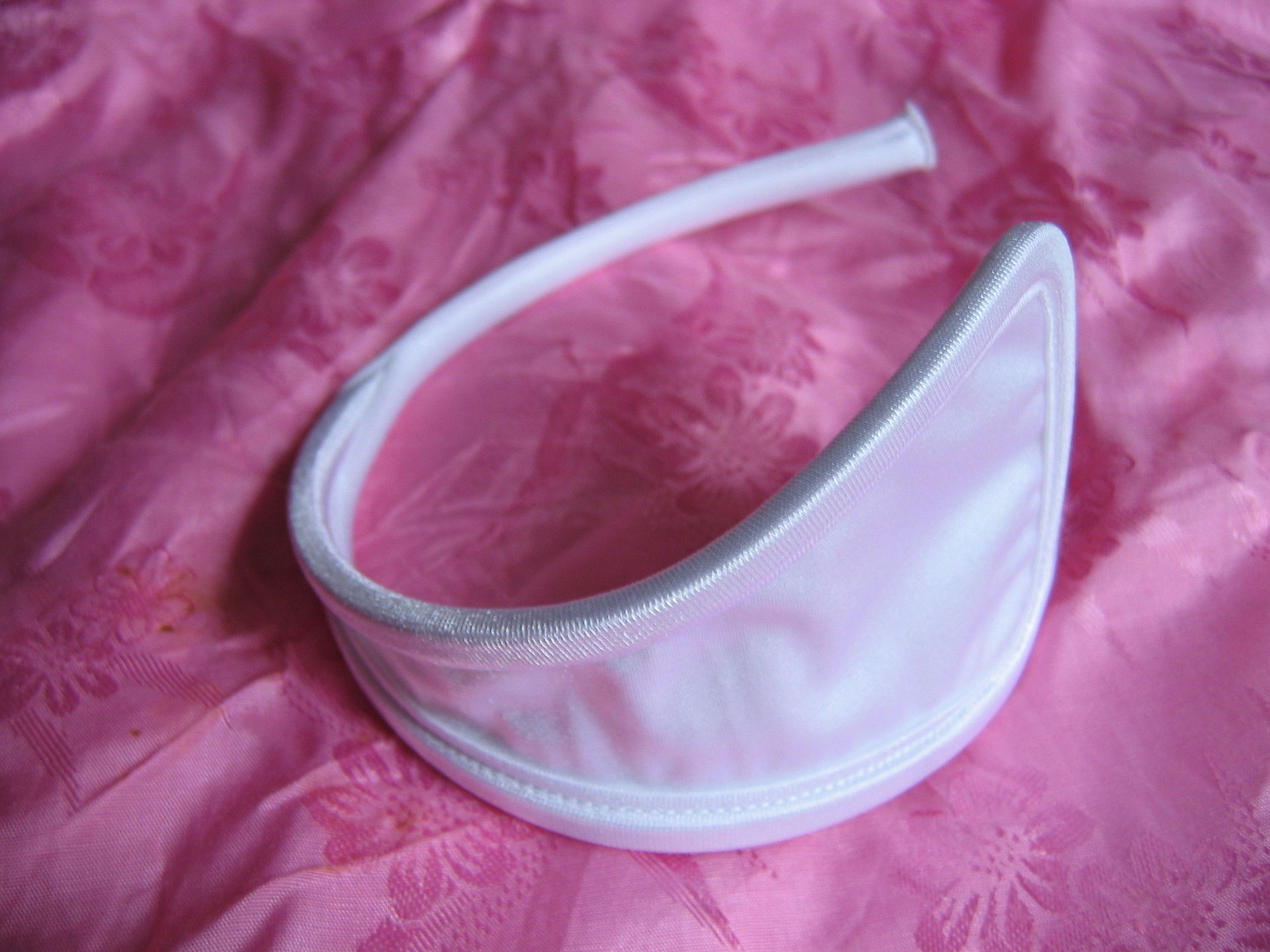 1920px-C-string_pink.jpg