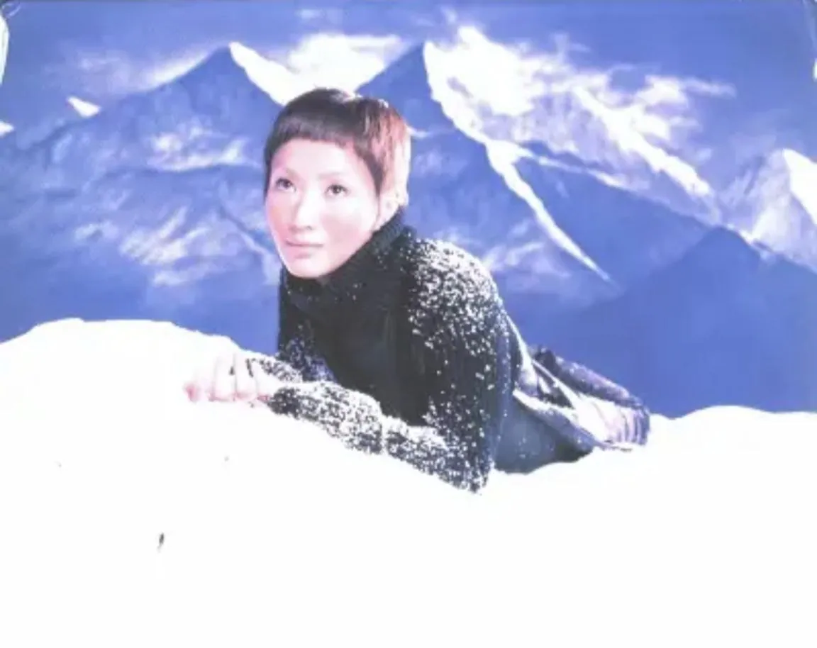 郑秀文 Listen To Sammi 听闻 1999香港版 FLAC无损专辑下载